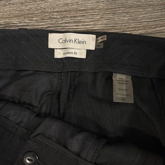 CALVIN KLIEN SUIT MODERN FIT SIZE 6 excellent condition - Picture 8 of 10